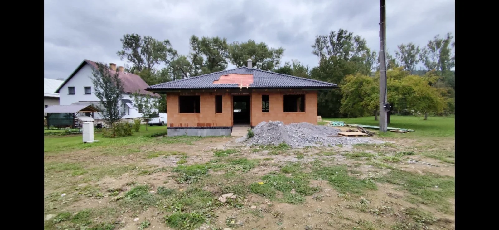 Montáž okien na stavbe rodinného domu pri Prešove